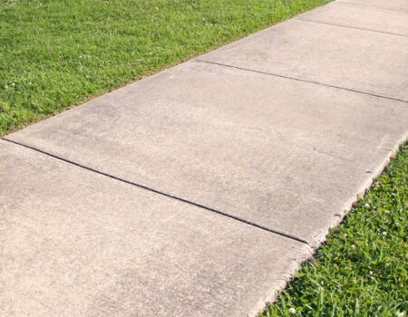 Concrete footpath in Echuca